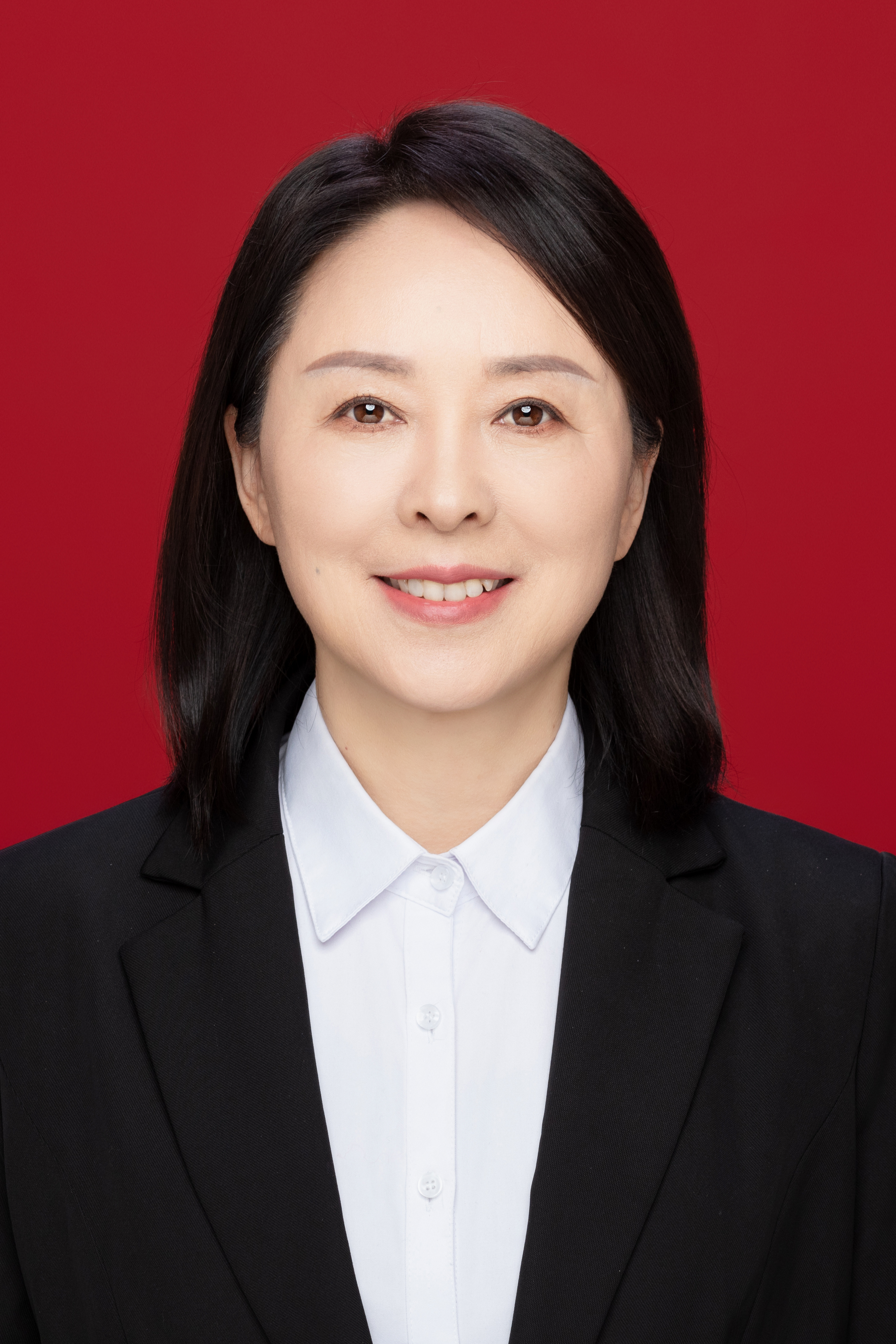 薛莉.jpg